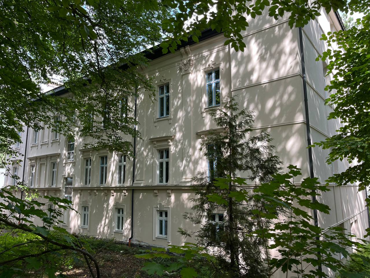 Розвиток паліативної, геріатричної та лікувальної допомоги, а також підвищення якості медичних послуг онкохворим у лікарнях м. Львів, Тернопіль та Кросно