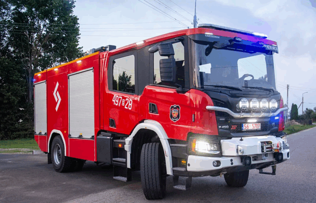  OSP Piętki-Gręzki wzbogaciła się o nowy samochód ratowniczo-gaśniczy